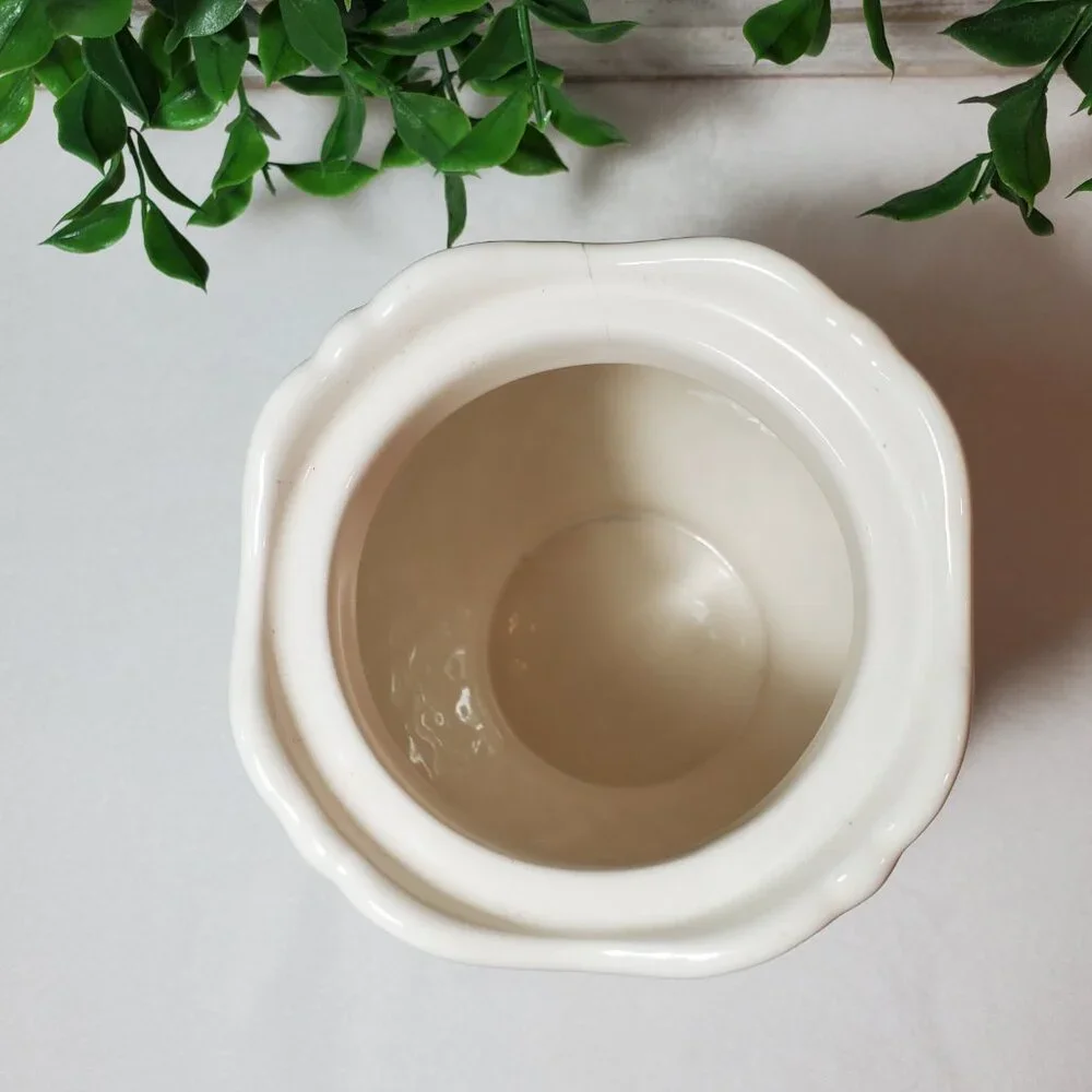 Isabella By JCPenney Home Collection Small Ivory Canister With Lid & Seal